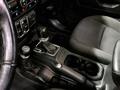 Used 2021 Jeep Wrangler Unlimited Sport image 19