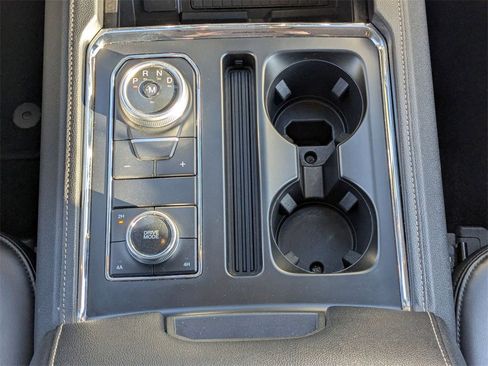 Used 2023 Ford Expedition Max XLT image 27