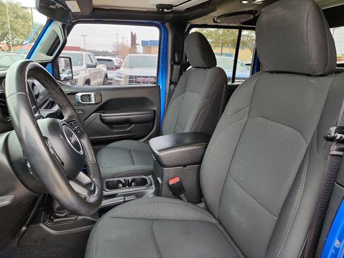 Used 2021 Jeep Gladiator Willys image 13