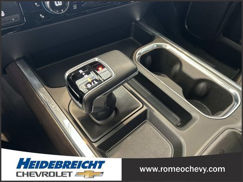 Used 2024 GMC Sierra 1500 SLT w/ SLT Convenience Package AWD/4WD image 25
