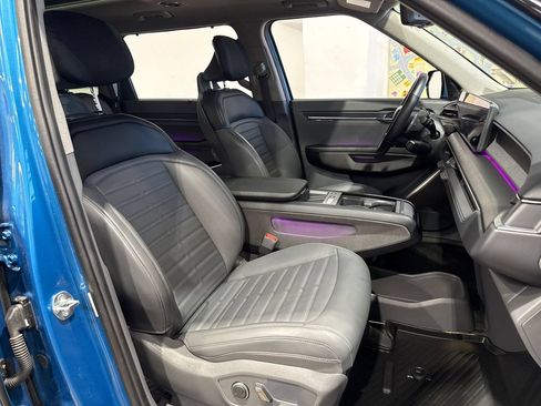Used 2024 Kia EV9 Land w/ Towing Package AWD/4WD image 70