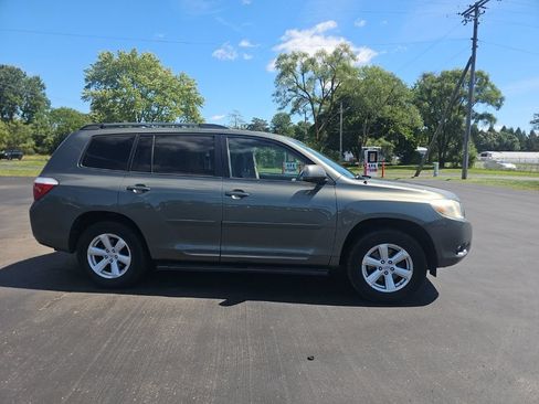 Used 2010 Toyota Highlander 4WD w/ Extra Value Pkg 2 image 4