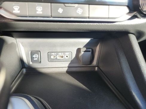 Used 2025 Nissan Sentra SR FWD image 18