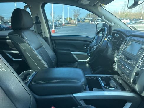 Used 2018 Nissan Titan PRO-4X w/ Pro-4x Convenience Package image 3