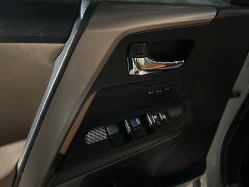 Used 2014 Toyota RAV4 Limited image 14