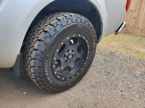 Used 2012 Nissan Frontier S w/ S Preferred Pkg image 5