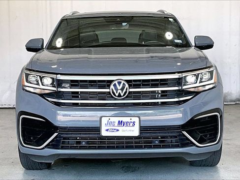 Used 2022 Volkswagen Atlas Cross Sport SEL R-Line AWD/4WD image 3