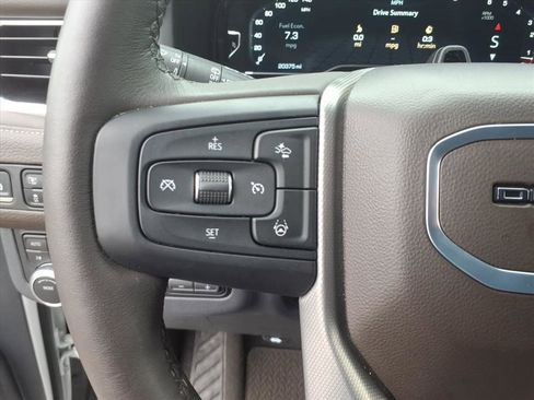 Used 2024 GMC Yukon XL Denali w/ Advanced Technology Package image 28