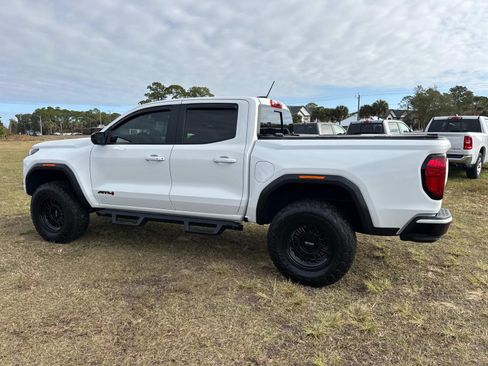 Used 2024 GMC Canyon AT4 image 5