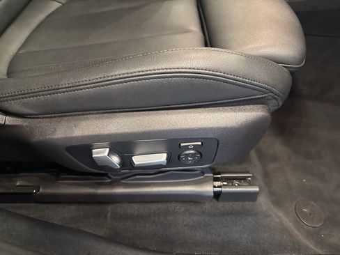 Used 2019 BMW X4 xDrive30i w/ Convenience Package image 44