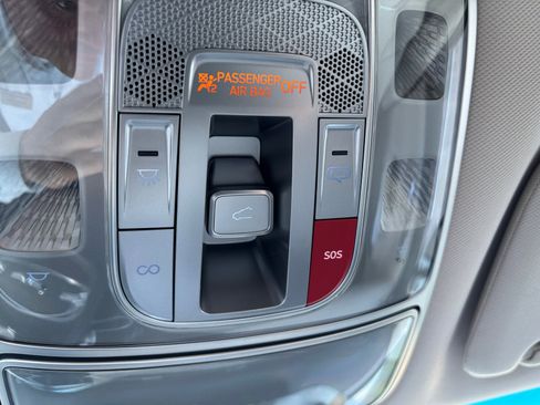 Used 2024 Genesis GV70 2.5T w/ Select Package image 31