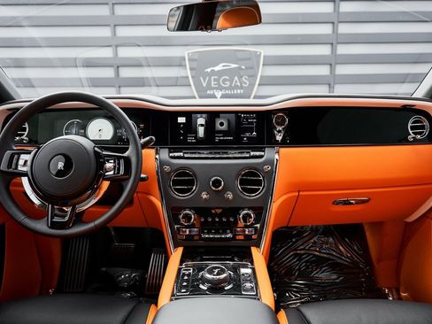 Used 2025 Rolls-Royce Cullinan Base image 65