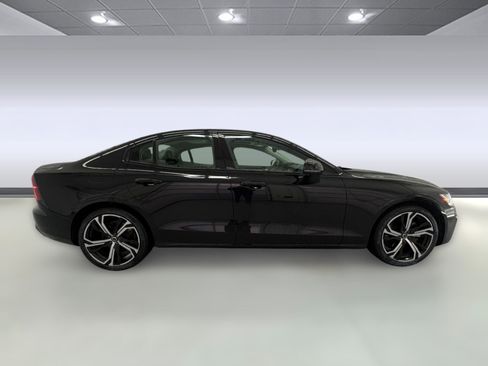 Used 2025 Volvo S60 B5 Plus image 7
