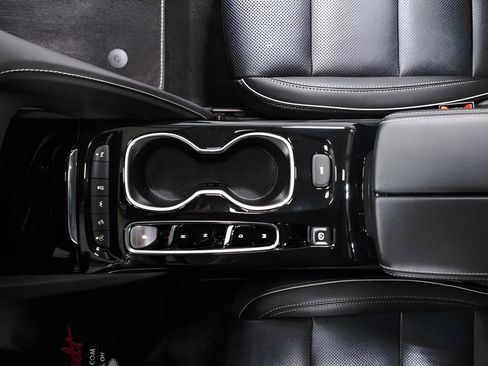 Used 2023 Buick Envision Essence image 16