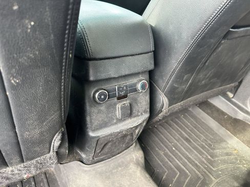 Used 2016 Ford Explorer XLT w/ Equipment Group 202A AWD/4WD image 16