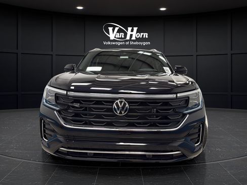 Used 2024 Volkswagen Atlas Cross Sport SEL R-Line AWD/4WD image 2