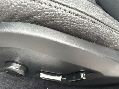 Certified 2025 Volvo V60 B5 Cross Country Plus image 24