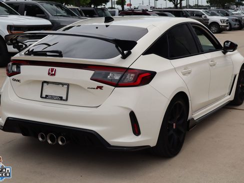 Used 2024 Honda Civic Type R image 3
