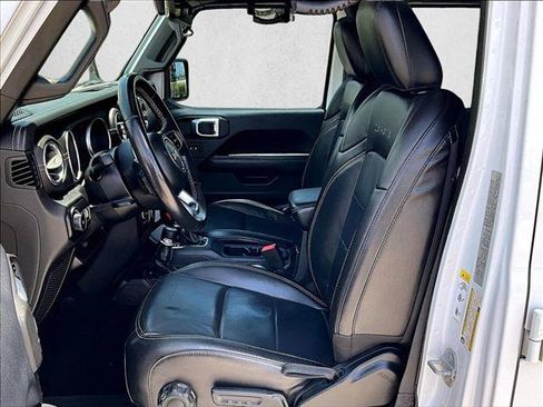 Used 2018 Jeep Wrangler Unlimited Sahara AWD/4WD image 24