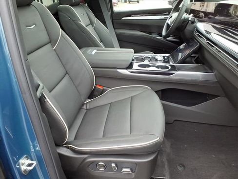 New 2026 Cadillac Escalade Sport w/ LPO, ONYX Package image 25