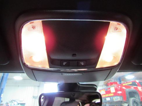 Used 2021 Jeep Grand Cherokee Laredo AWD/4WD image 23