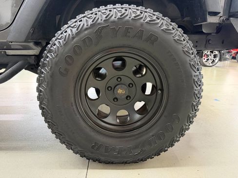 Used 2014 Jeep Wrangler Unlimited Sport w/ Quick Order Package 24S AWD/4WD image 28