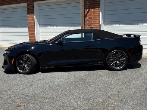 Used 2023 Chevrolet Camaro ZL1 RWD image 6
