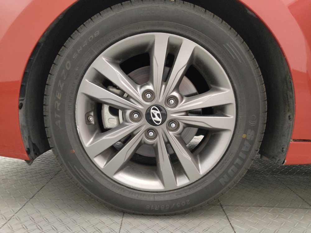 Used 2017 Hyundai Elantra SE FWD image 31