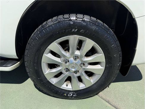 Used 2015 Toyota Sequoia Platinum AWD/4WD image 10