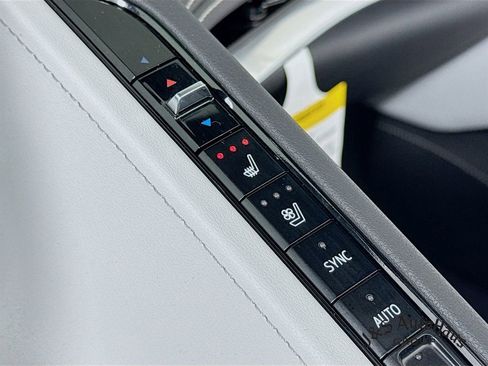 Used 2024 Chevrolet Corvette Stingray Preferred Cpe w/ Z51 Performance Package RWD image 26
