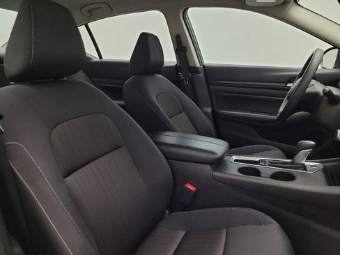 Used 2025 Nissan Altima 2.5 SV FWD image 21