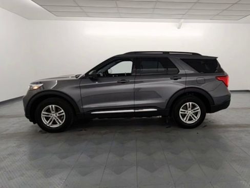 Used 2023 Ford Explorer XLT w/ Equipment Group 202A image 5