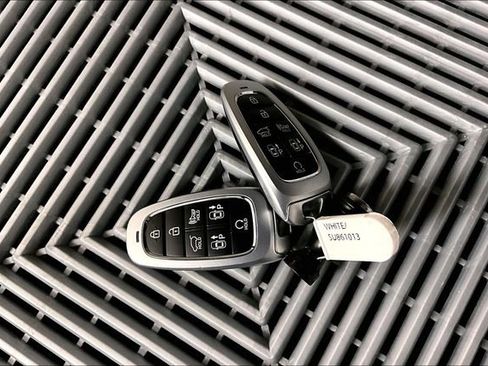 Used 2025 Ford Explorer Platinum w/ LUX Leather Package AWD/4WD image 11