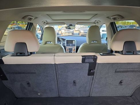 Used 2017 Volvo XC60 T6 Inscription w/ Climate Package image 14