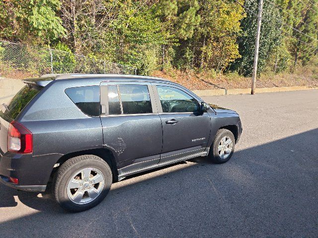 Used 2014 Jeep Compass Sport w/ Power Value Group FWD image 3