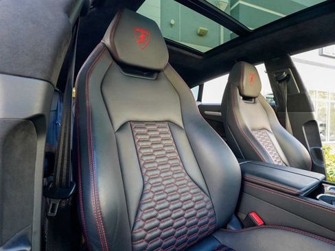 Used 2019 Lamborghini Urus AWD/4WD image 86