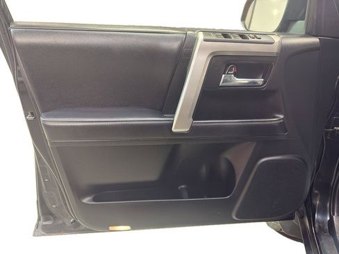 Used 2018 Toyota 4Runner SR5 Premium AWD/4WD image 15