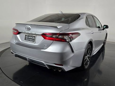 Used 2022 Toyota Camry SE w/ Carpet Mat Package (TMS) image 6