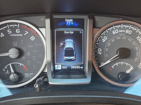 Used 2021 Toyota Tacoma SR5 w/ Technology Package AWD/4WD image 8