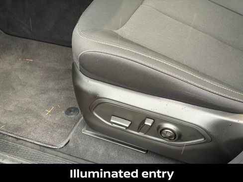 Used 2025 Jeep Grand Cherokee Laredo X image 13