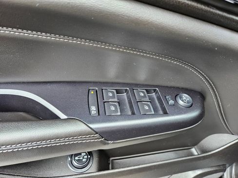 Used 2015 Cadillac SRX Luxury w/ Driver Awareness Package FWD image 19