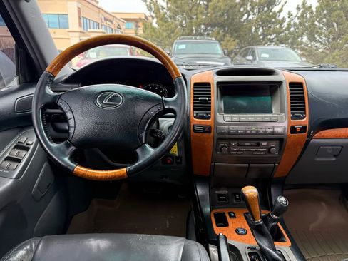 Used 2005 Lexus GX 470 image 25