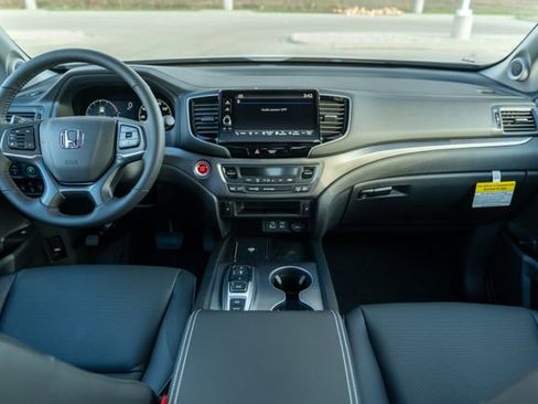Used 2025 Honda Ridgeline RTL image 14
