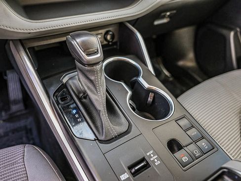 Certified 2023 Toyota Highlander LE image 13