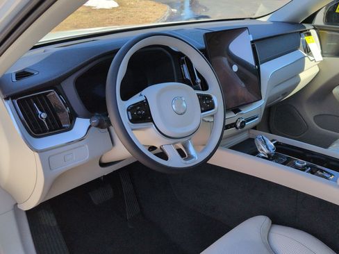 New 2026 Volvo XC60 B5 Ultra w/ Protection Package Premier image 9