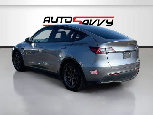 Used 2024 Tesla Model Y Long Range AWD/4WD image 5
