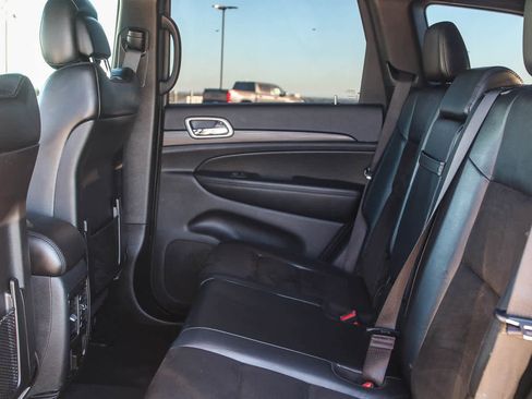 Used 2020 Jeep Grand Cherokee Altitude image 18