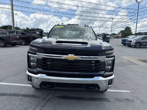 Used 2024 Chevrolet Silverado 2500 LT AWD/4WD image 16