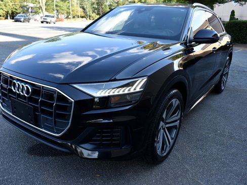 Used 2019 Audi Q8 Prestige w/ Luxury Package image 2
