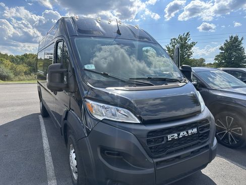 Used 2023 RAM ProMaster 2500 FWD image 1